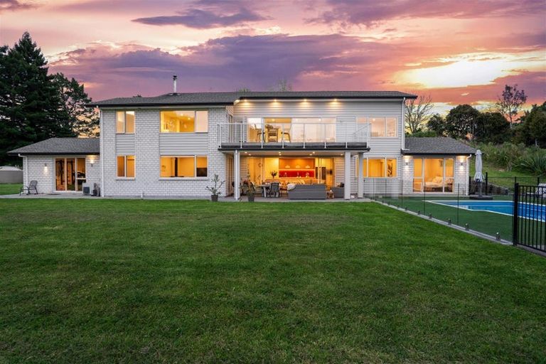 Photo of property in 15 Nola Road, Oratia, Auckland, 0604