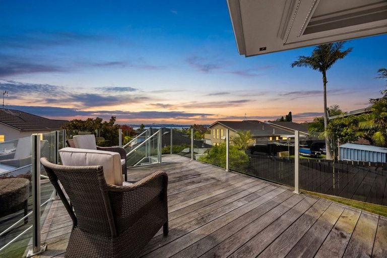 Photo of property in 40 Westpark Drive, West Harbour, Auckland, 0618
