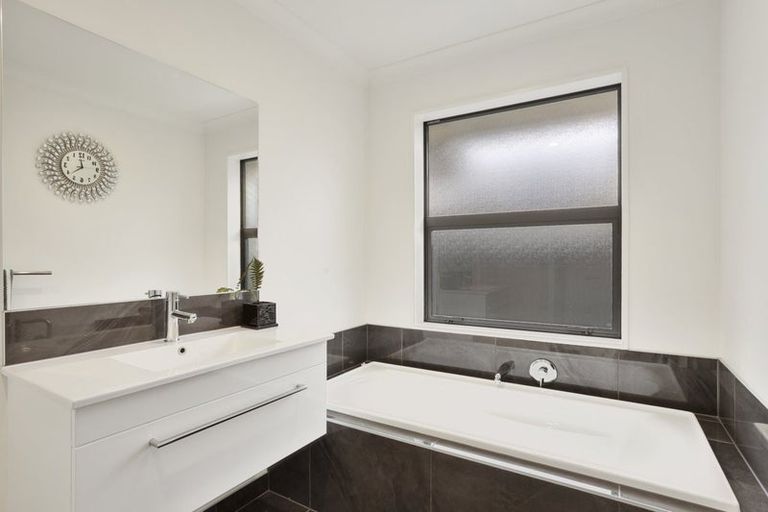 Photo of property in 13 Lancewood Way, Rangiora, 7400