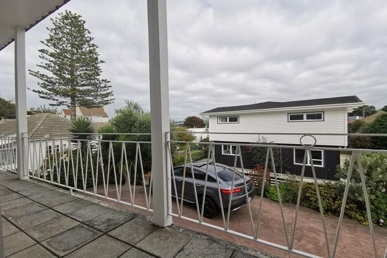 Photo of property in 5 Cherry Grove, Strathmore Park, Wellington, 6022