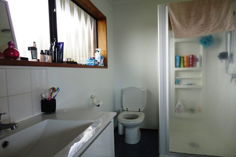 Photo of property in 34b Mark Edward Drive, Half Moon Bay, Auckland, 2012