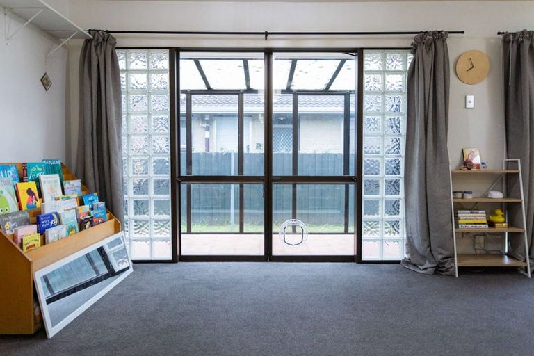 Photo of property in 1/185 Queenspark Drive, Parklands, Christchurch, 8083