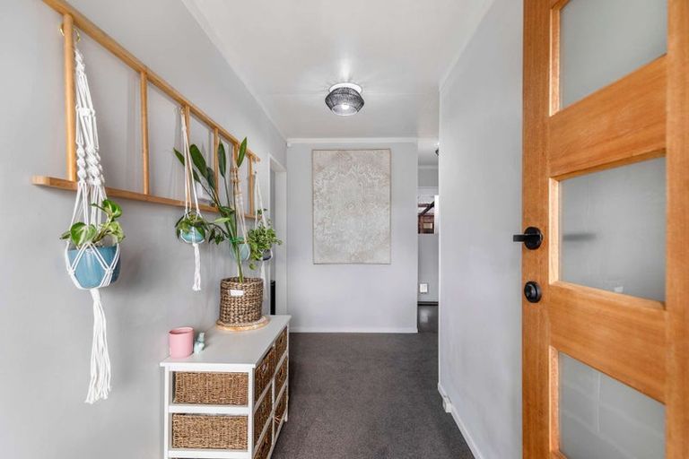 Photo of property in 6 Hobbs Place, Westbrook, Palmerston North, 4412