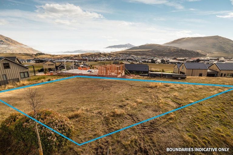 Photo of property in 42 Cunninghams Drive, Jacks Point, Queenstown, 9371