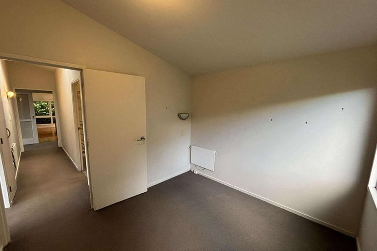 Photo of property in 27 Huntleigh Park Way, Ngaio, Wellington, 6035