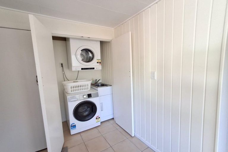 Photo of property in 7 Collier Avenue, Karori, Wellington, 6012