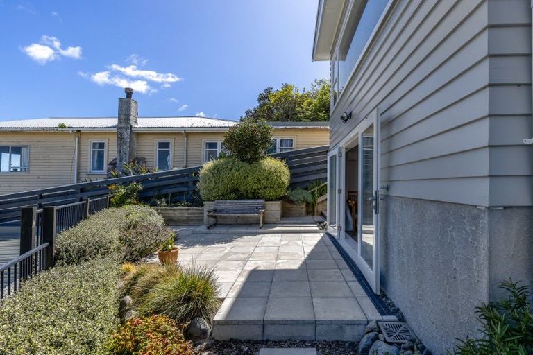 Photo of property in 68a Mana Esplanade, Paremata, Porirua, 5026