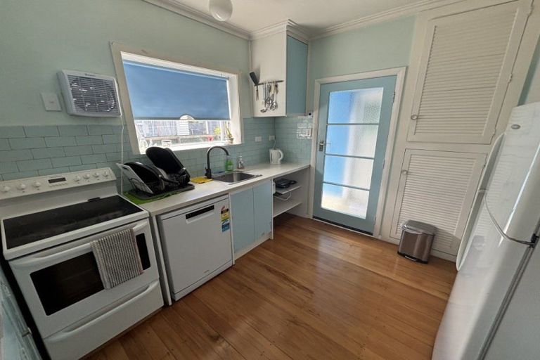 Photo of property in 34 College Street, Awapuni, Palmerston North, 4412