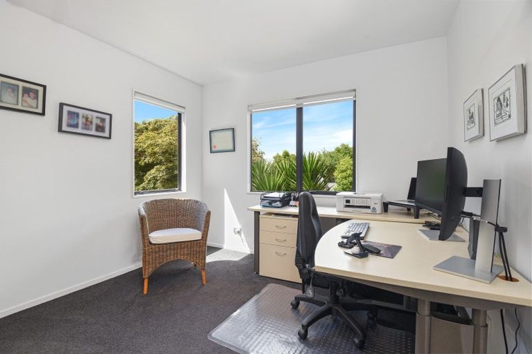 Photo of property in 4 Tupara Crescent, Kawaha Point, Rotorua, 3010