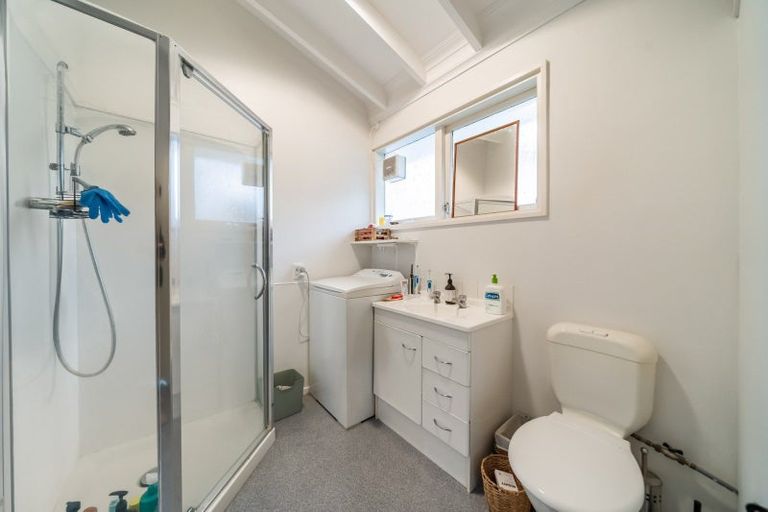 Photo of property in 62 Tio Tio Road, Miramar, Wellington, 6022