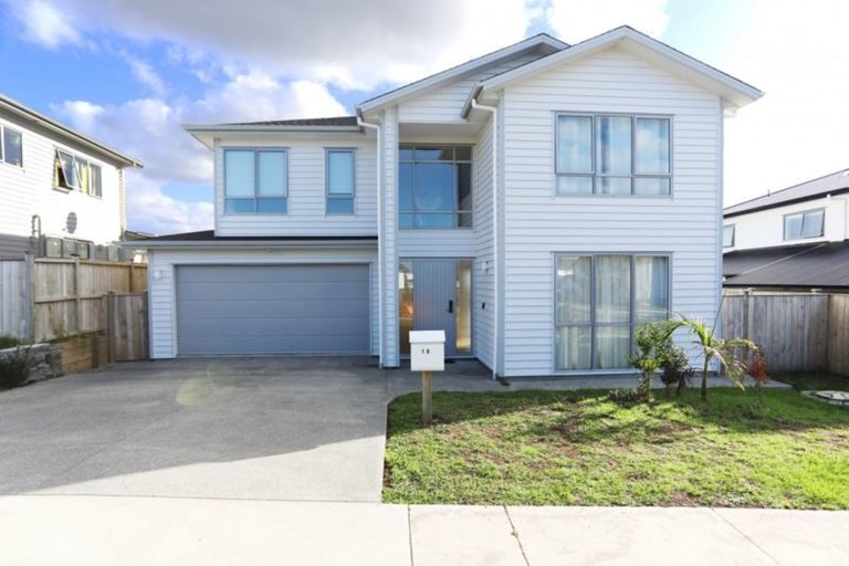 Photo of property in 18 Kingfisher Road, Silverdale, 0932