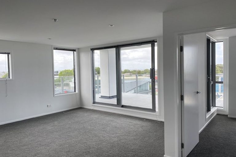 Photo of property in Bella Vista, 3d/84 Gunner Drive, Te Atatu Peninsula, Auckland, 0610