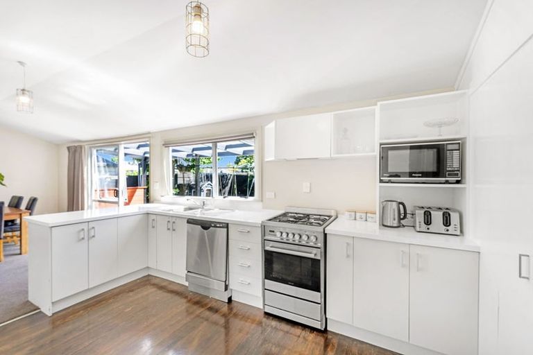 Photo of property in 62 Northcote Road, Northcote, Christchurch, 8052