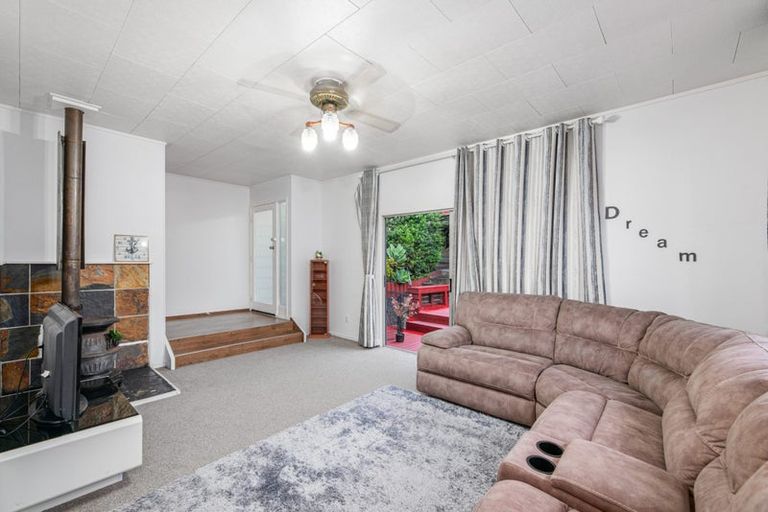 Photo of property in 72 Reynella Drive, Massey, Auckland, 0614