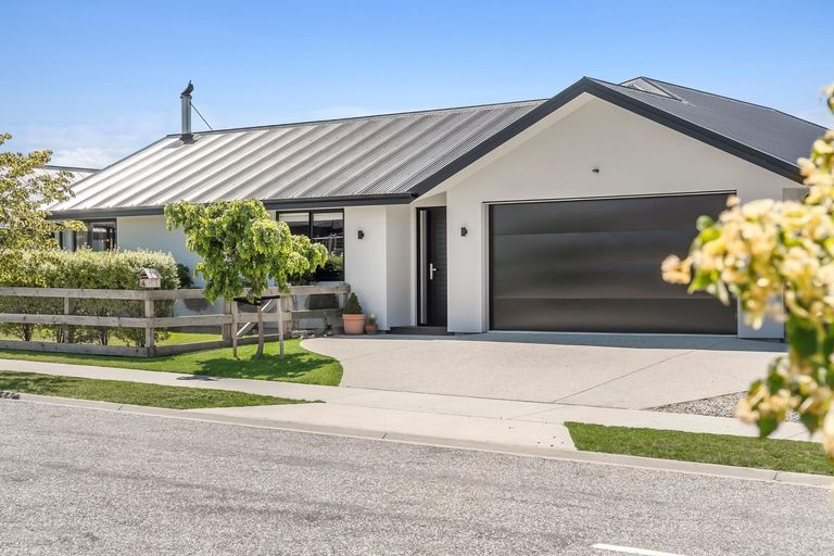 Photo of property in 4 Rua Street, Albert Town, Wanaka, 9305