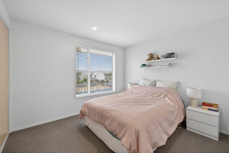 Photo of property in 8 Sunshine Lane, New Brighton, Christchurch, 8083