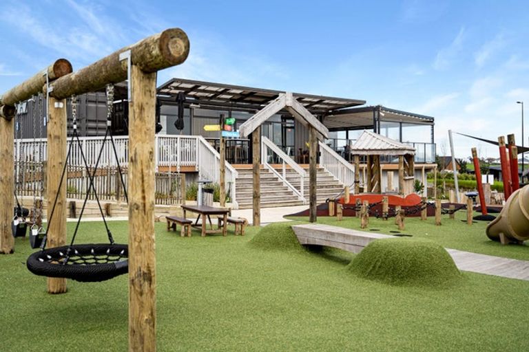 Photo of property in 19 Kenehi Road, Karaka, 2124