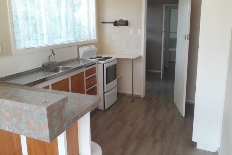 Photo of property in 8 Gladson Avenue, Sockburn, Christchurch, 8042