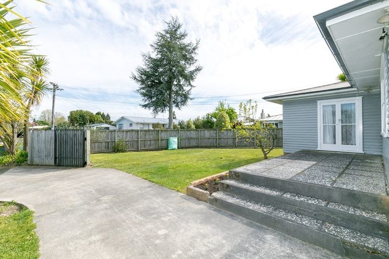 Photo of property in 17 Pollen Crescent, Melville, Hamilton, 3206