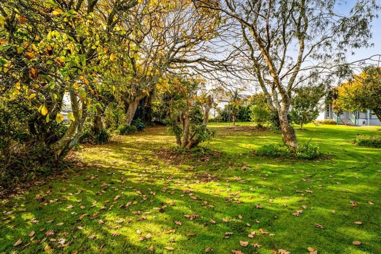 Photo of property in 18 Mills Street, Eltham, 4322