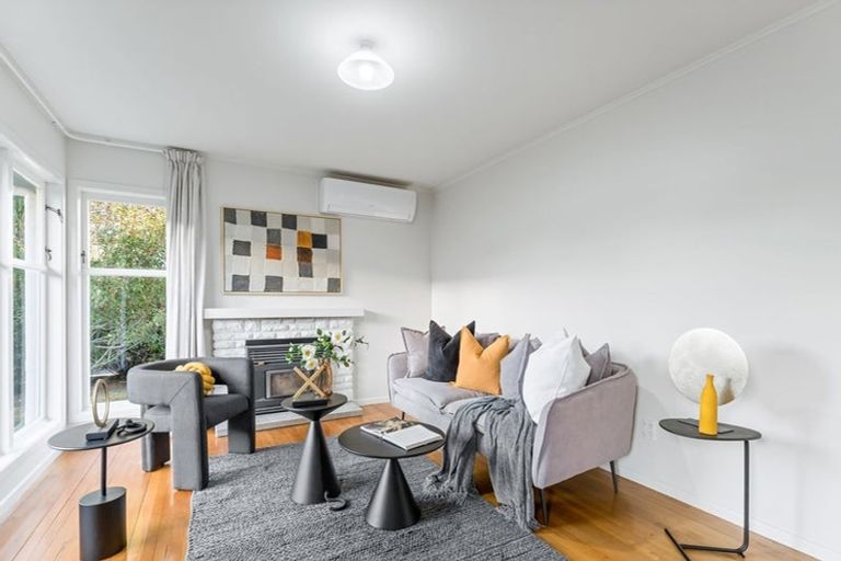 Photo of property in 18 Durham Street, Te Atatu Peninsula, Auckland, 0610