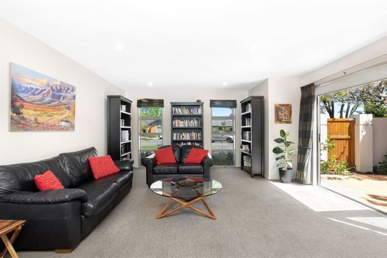 Photo of property in 18 Country Palms Drive, Halswell, Christchurch, 8025