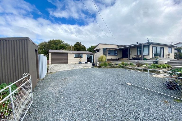 Photo of property in 19 Rata Street, Kaka Point, 9271