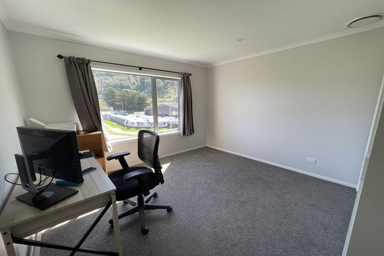 Photo of property in 60 Hokioi Drive, Kenepuru, Porirua, 5022