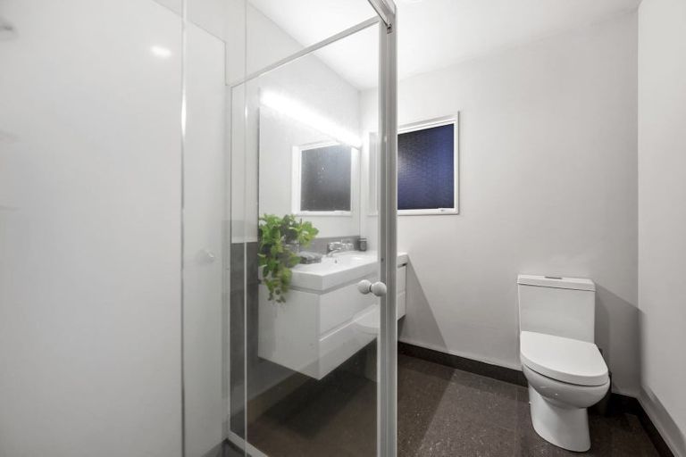 Photo of property in 2/37 Newhaven Terrace, Mairangi Bay, Auckland, 0630