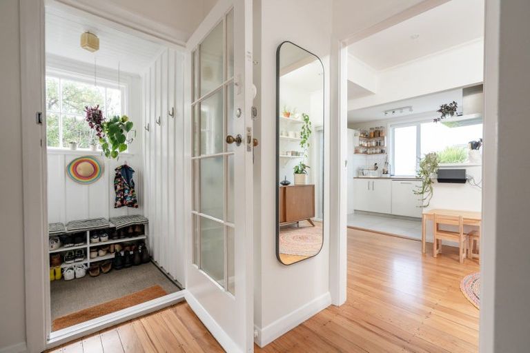 Photo of property in 30 Mandalay Terrace, Khandallah, Wellington, 6035