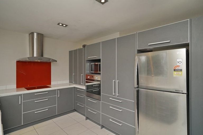 Photo of property in 1 Esher Place, Saint Martins, Christchurch, 8022