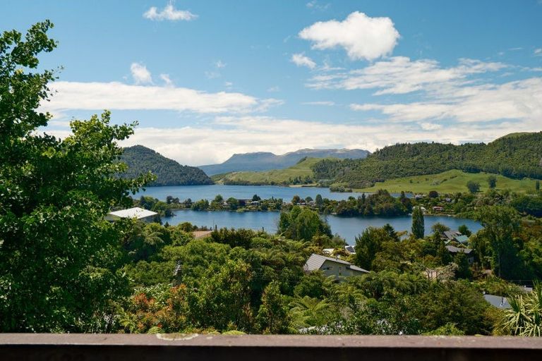 Photo of property in 3 Ridge Road, Lake Okareka, Rotorua, 3076