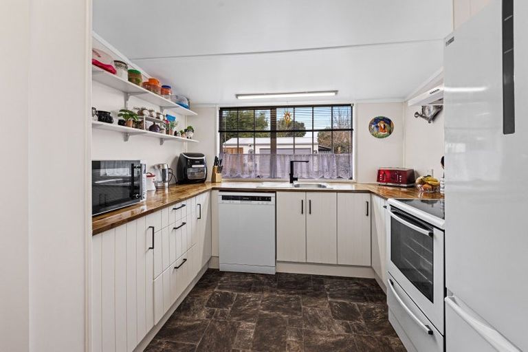 Photo of property in 23 Portia Street, Stratford, 4332