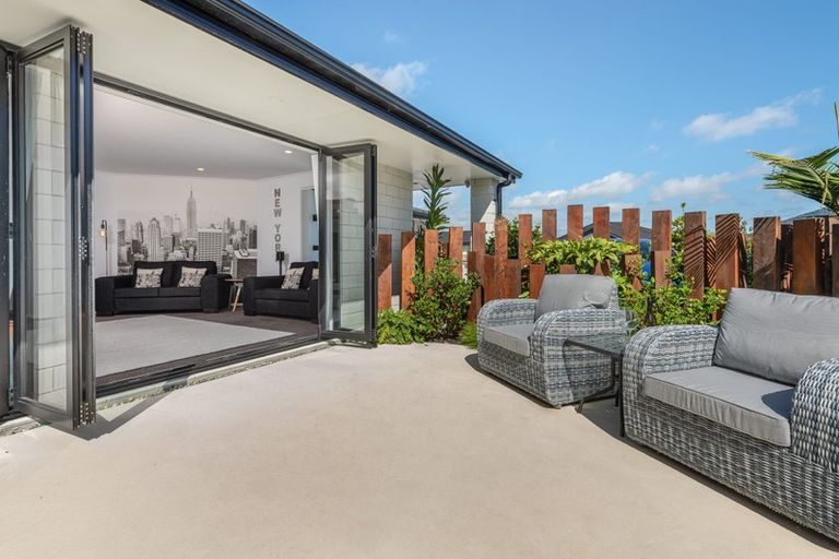 Photo of property in 24 Drabble Crescent, Papamoa Beach, Papamoa, 3118