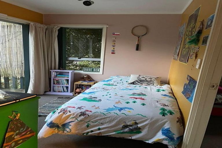 Photo of property in 148 Laingholm Drive, Laingholm, Auckland, 0604