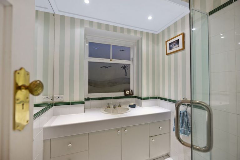 Photo of property in 13 Cameron Street, Takapuna, Auckland, 0622