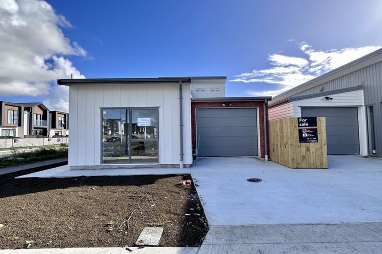 Photo of property in 21 Fredrick Hanson Road, Papakura, 2110