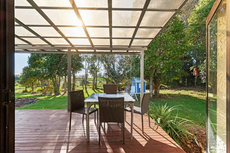 Photo of property in 6929 South Road, Warea, New Plymouth, 4381