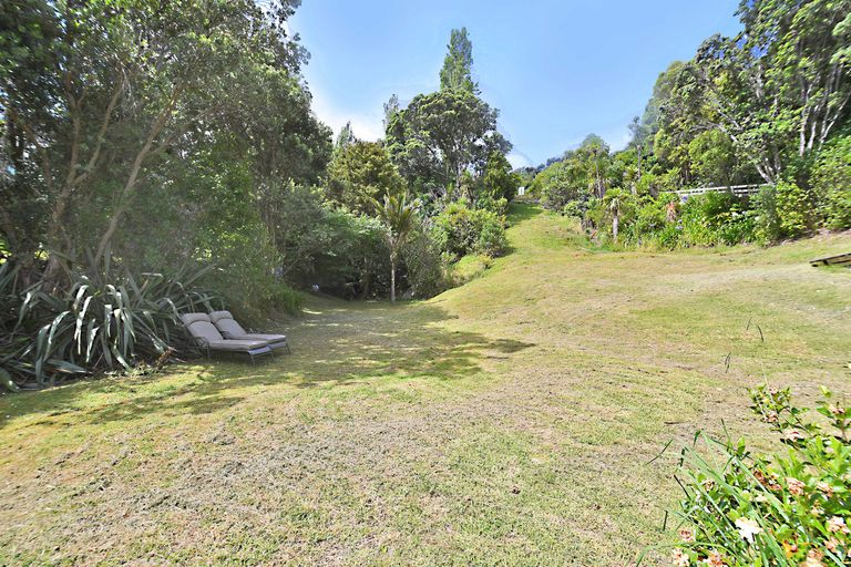 Photo of property in 20 Hillside Crescent, Leigh, 0985