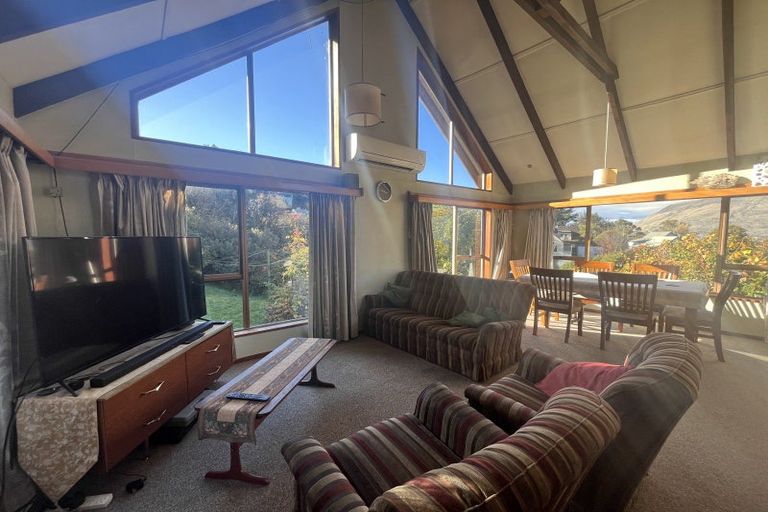 Photo of property in 14 Arawata Terrace, Fernhill, Queenstown, 9300