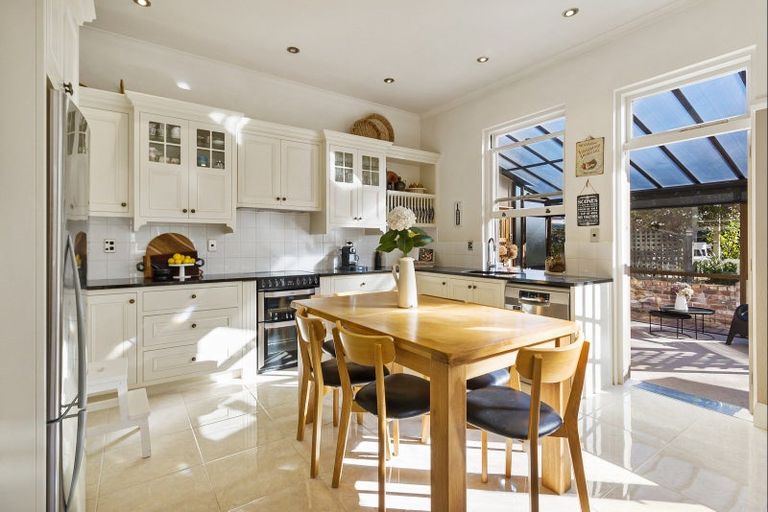 Photo of property in 6 Te Weka Street, Maori Hill, Timaru, 7910