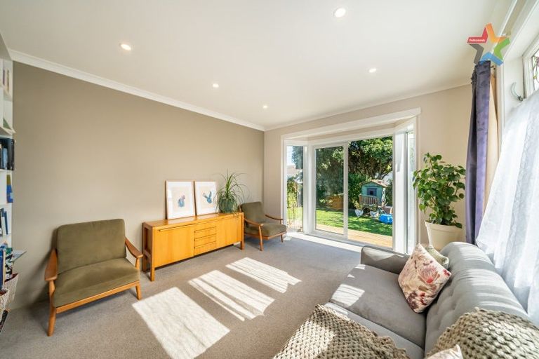 Photo of property in 7 Vincent Street, Waterloo, Lower Hutt, 5011