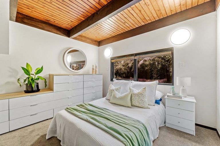 Photo of property in 62 Parr Terrace, Castor Bay, Auckland, 0620