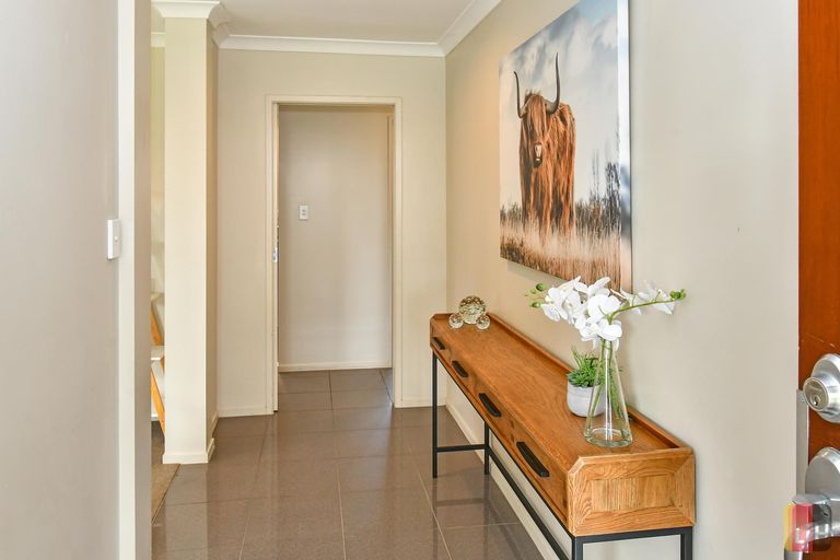 Photo of property in 5 Wairua Place, Pukekohe, 2120