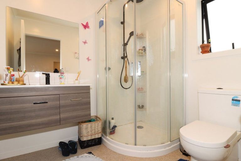 Photo of property in 4 Devon Lane, Carterton, 5713