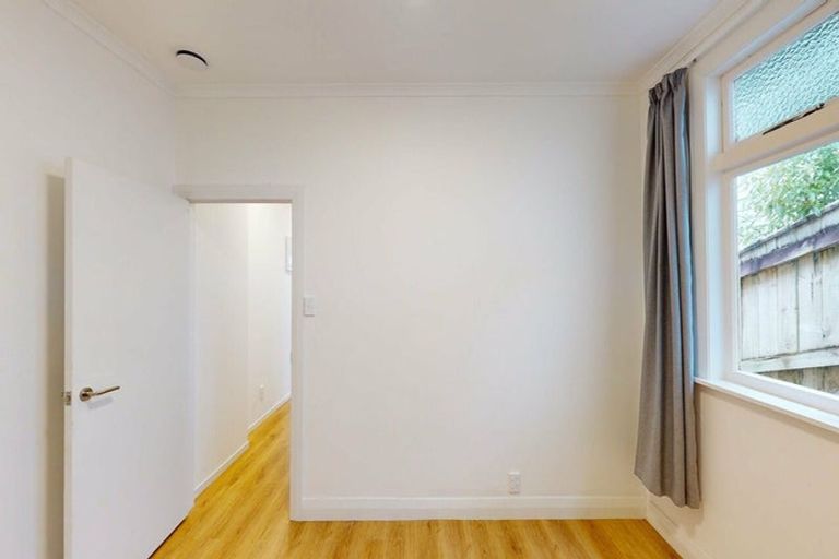 Photo of property in 397 Karori Road, Karori, Wellington, 6012