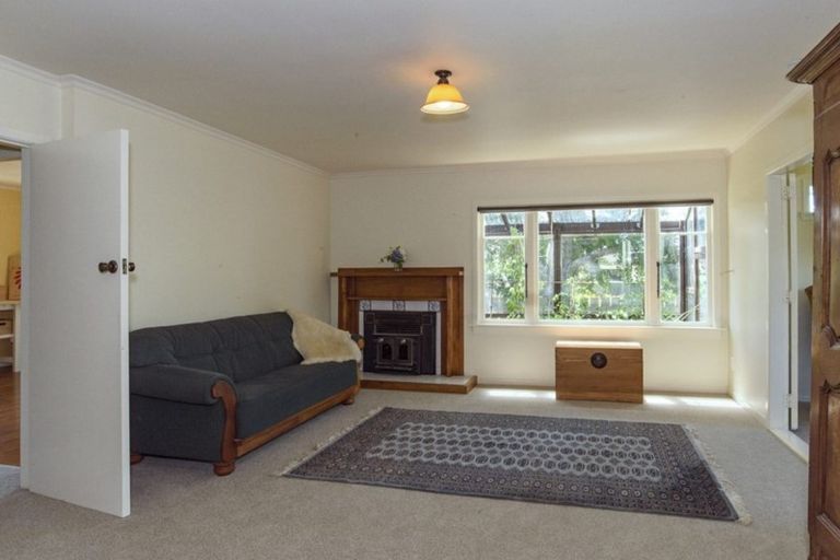 Photo of property in 4 Smith Road, Merrilands, New Plymouth, 4312