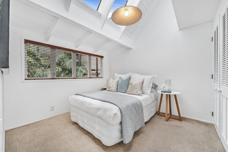 Photo of property in 94 Kowhai Road, Campbells Bay, Auckland, 0630