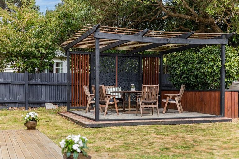 Photo of property in 3 Onepu Road, Pukerua Bay, 5026