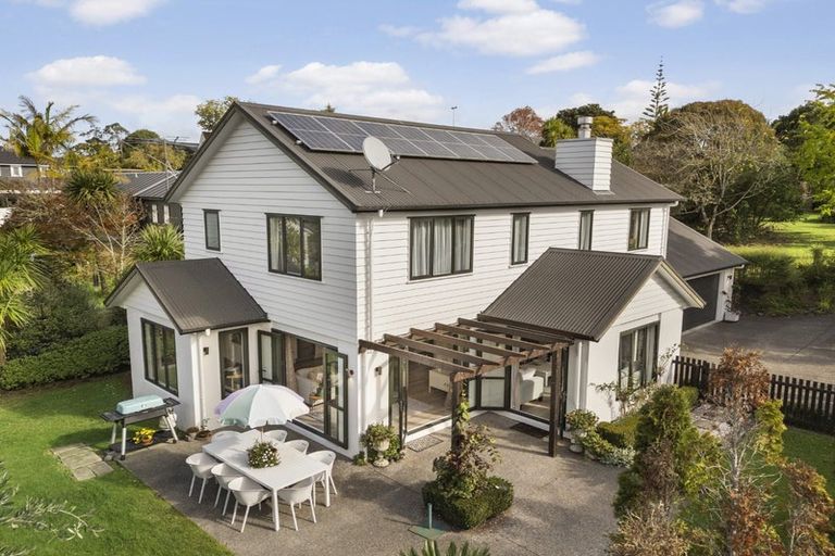 Photo of property in 33 Roland Road, Greenhithe, Auckland, 0632